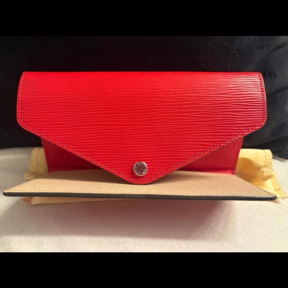 Louis Vuitton Wallet - Picture 4 of 7